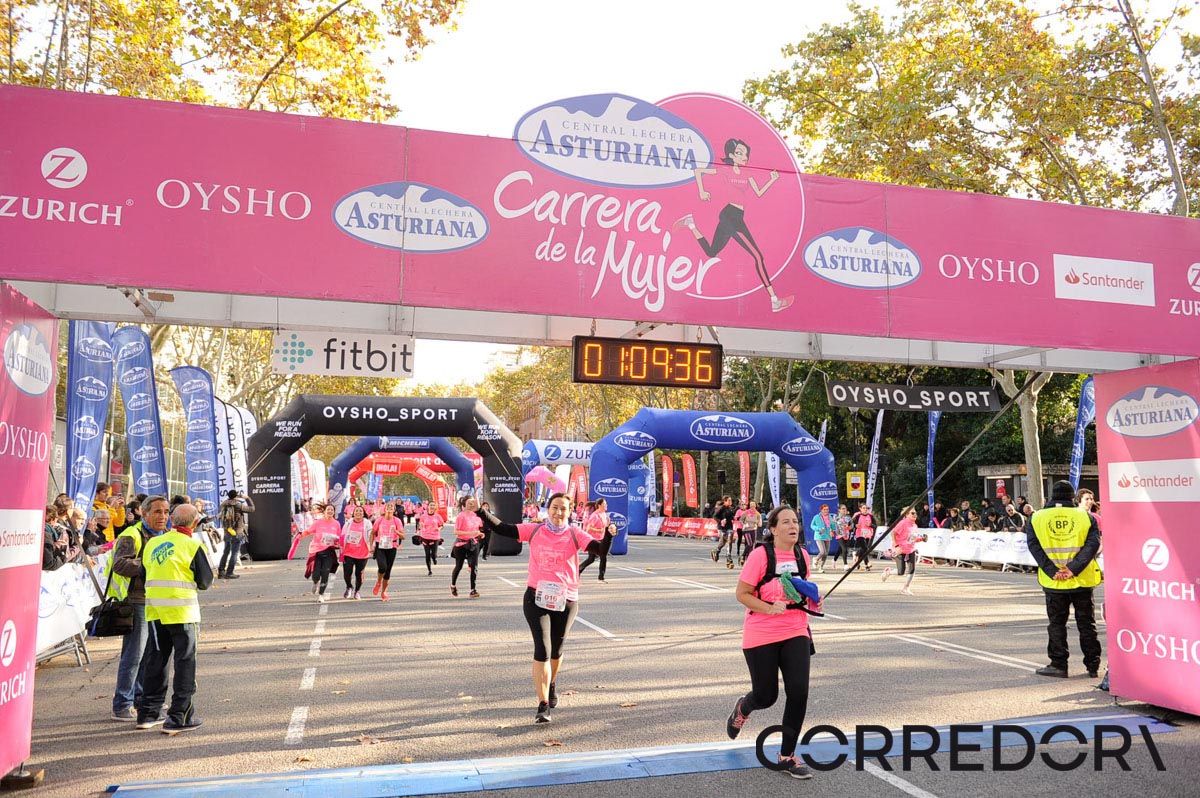 Llegada de la Carrera de la Mujer de Barcelona (ARCO IZQUIERDO 41)