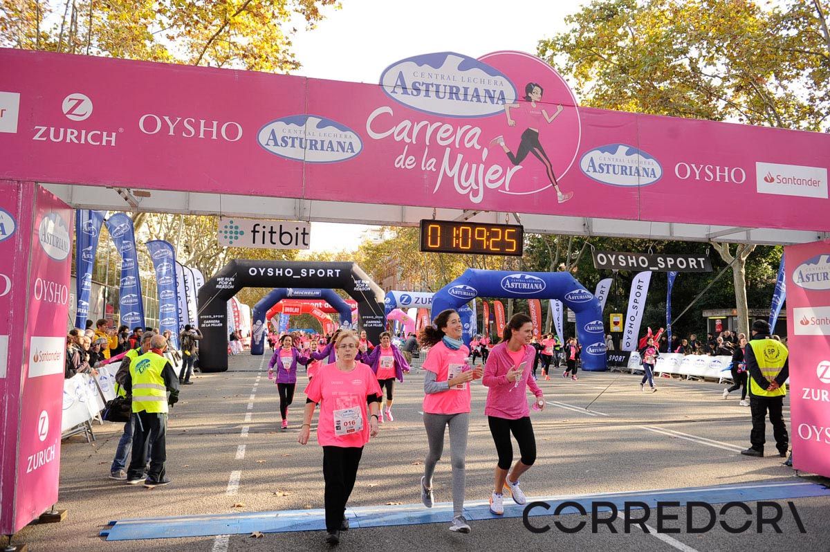 Llegada de la Carrera de la Mujer de Barcelona (ARCO IZQUIERDO 40)