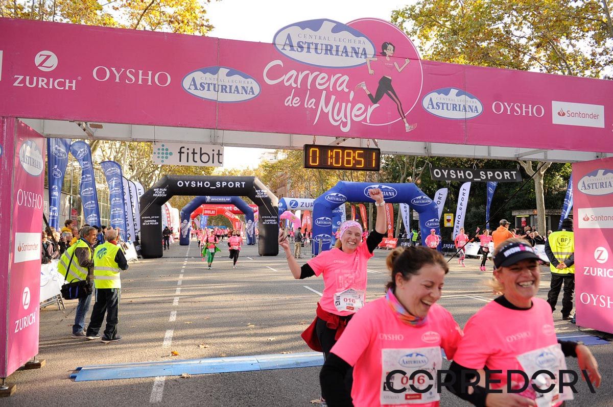 Llegada de la Carrera de la Mujer de Barcelona (ARCO IZQUIERDO 40)