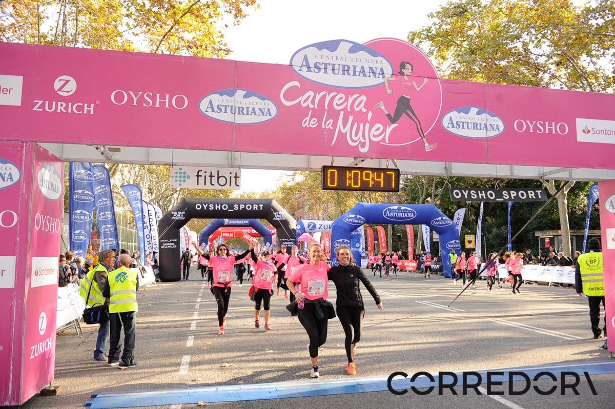 Llegada de la Carrera de la Mujer de Barcelona (ARCO IZQUIERDO 41)