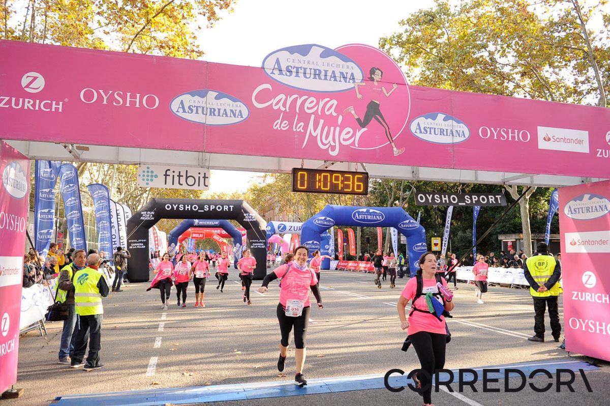 Llegada de la Carrera de la Mujer de Barcelona (ARCO IZQUIERDO 41)