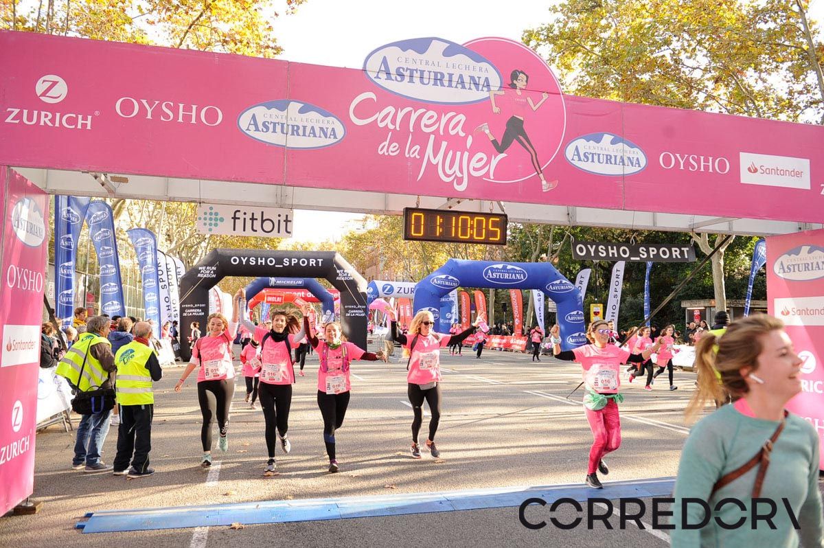 Llegada de la Carrera de la Mujer de Barcelona (ARCO IZQUIERDO 41)