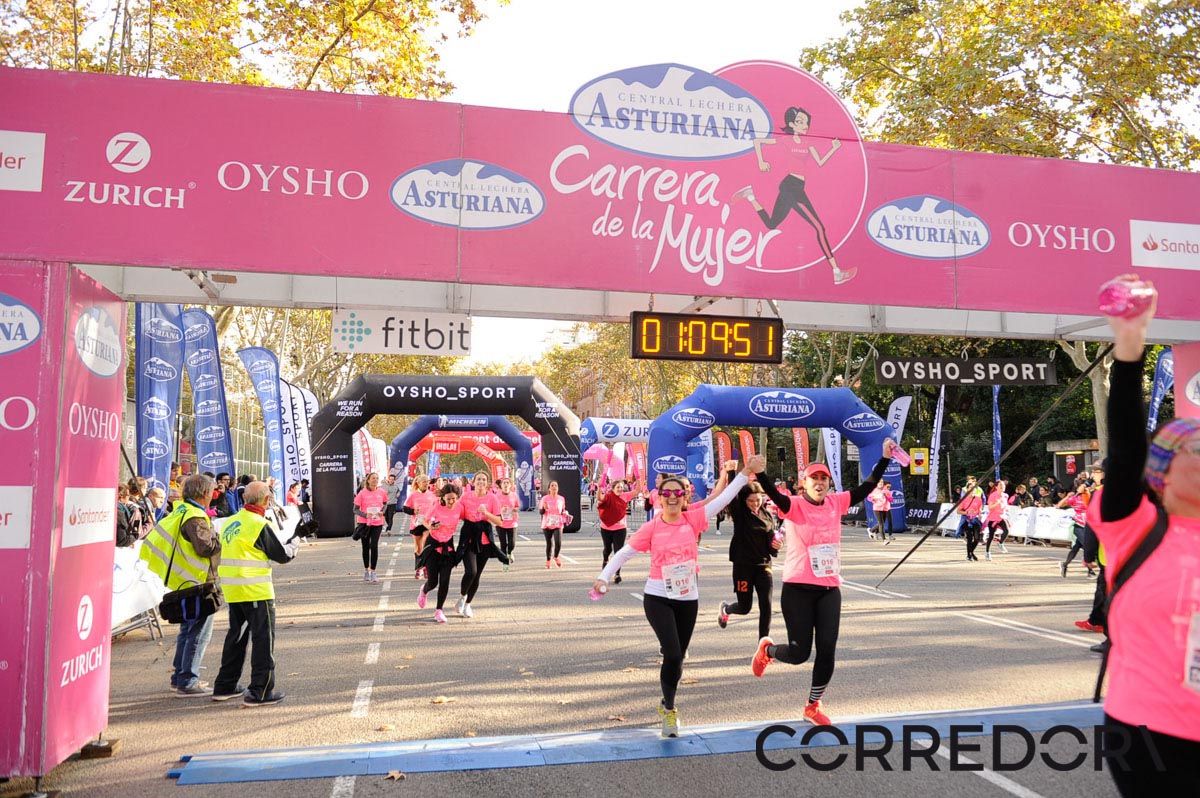 Llegada de la Carrera de la Mujer de Barcelona (ARCO IZQUIERDO 41)