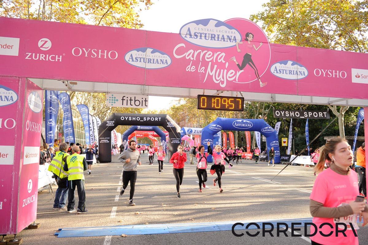 Llegada de la Carrera de la Mujer de Barcelona (ARCO IZQUIERDO 41)