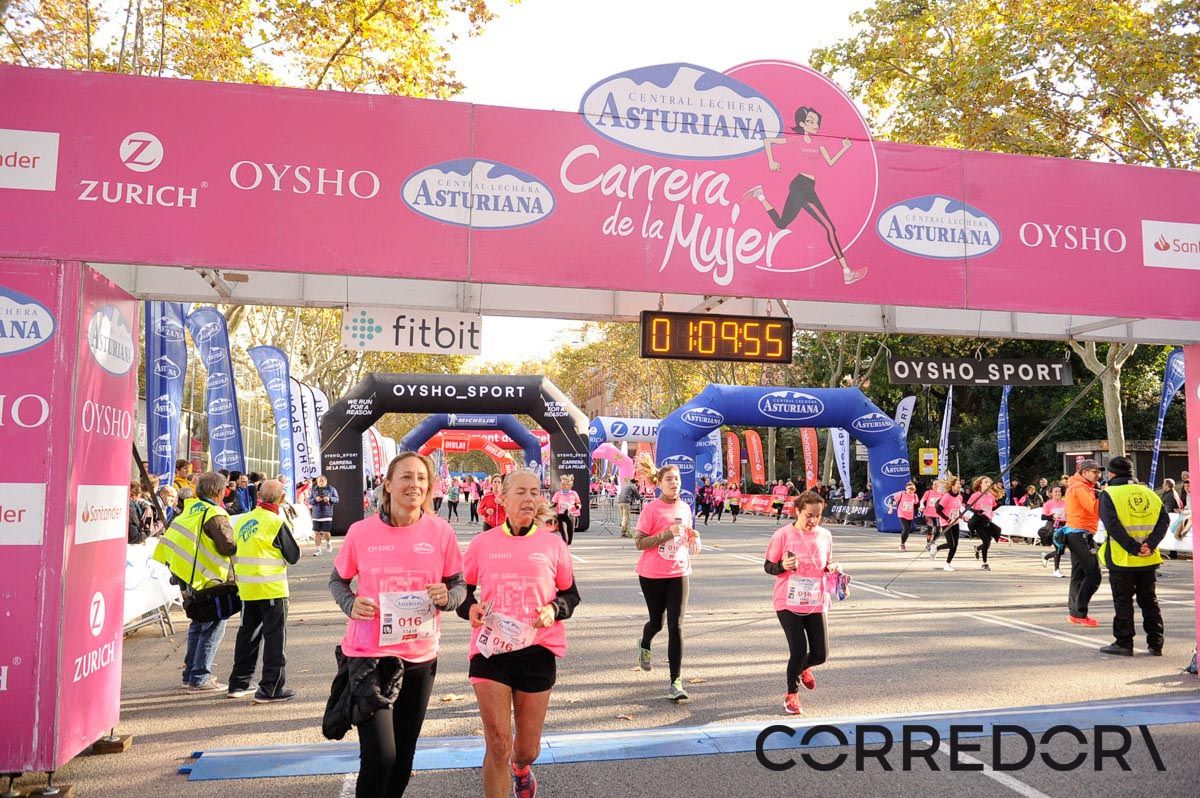 Llegada de la Carrera de la Mujer de Barcelona (ARCO IZQUIERDO 41)