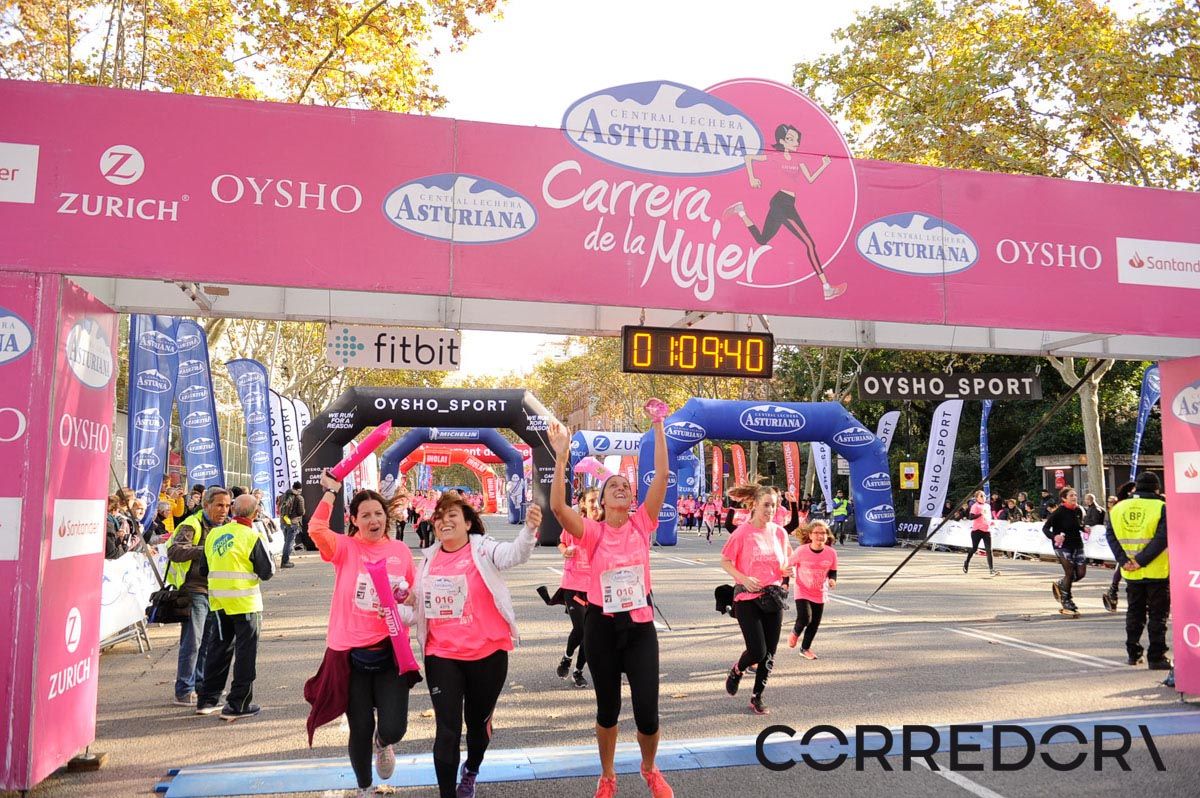Llegada de la Carrera de la Mujer de Barcelona (ARCO IZQUIERDO 41)
