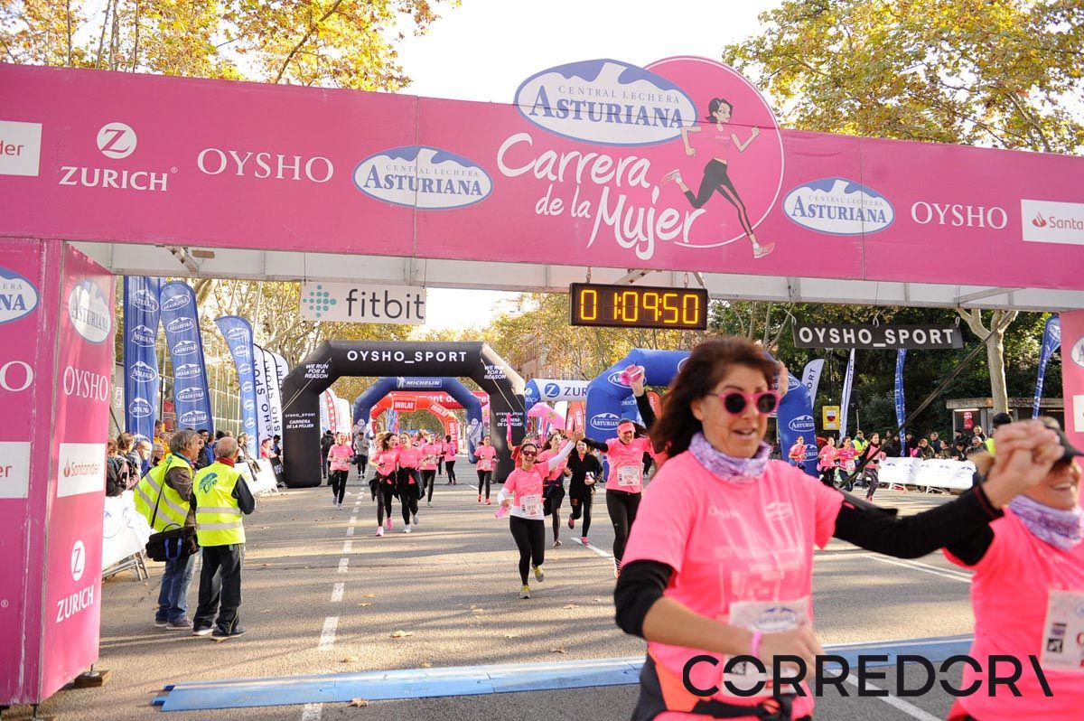 Llegada de la Carrera de la Mujer de Barcelona (ARCO IZQUIERDO 41)