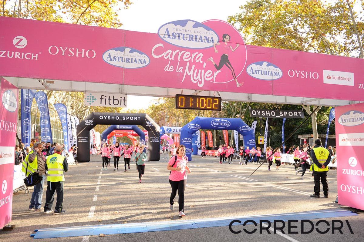 Llegada de la Carrera de la Mujer de Barcelona (ARCO IZQUIERDO 41)