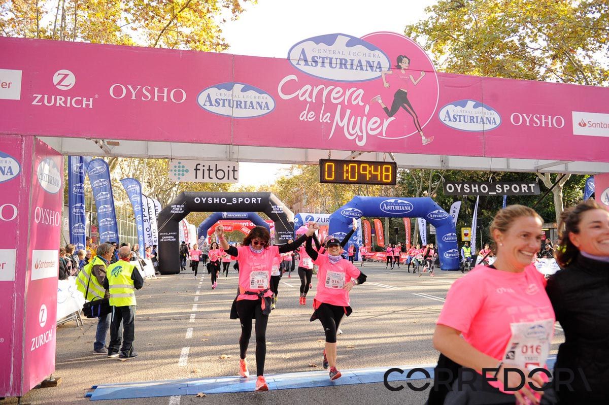 Llegada de la Carrera de la Mujer de Barcelona (ARCO IZQUIERDO 41)