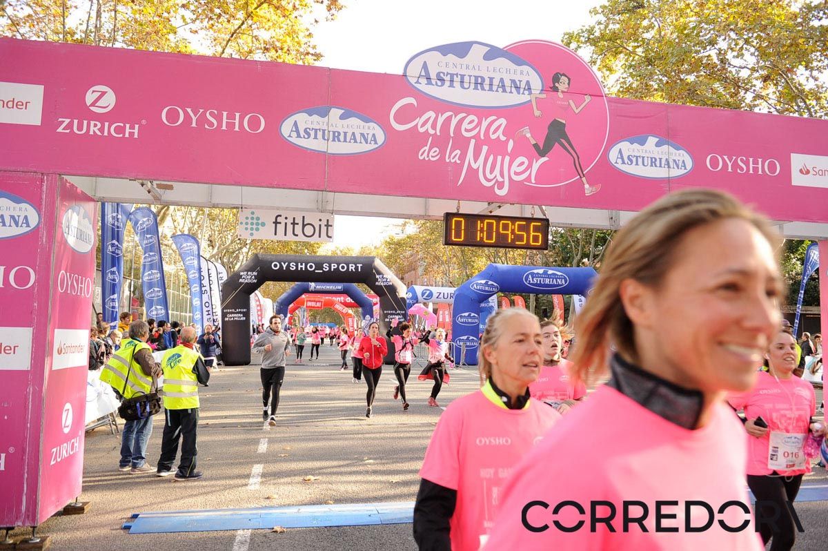 Llegada de la Carrera de la Mujer de Barcelona (ARCO IZQUIERDO 41)