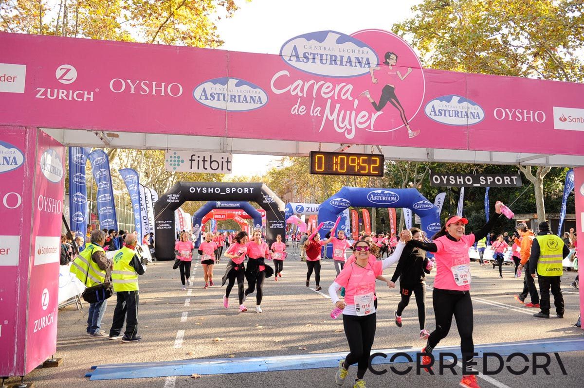 Llegada de la Carrera de la Mujer de Barcelona (ARCO IZQUIERDO 41)