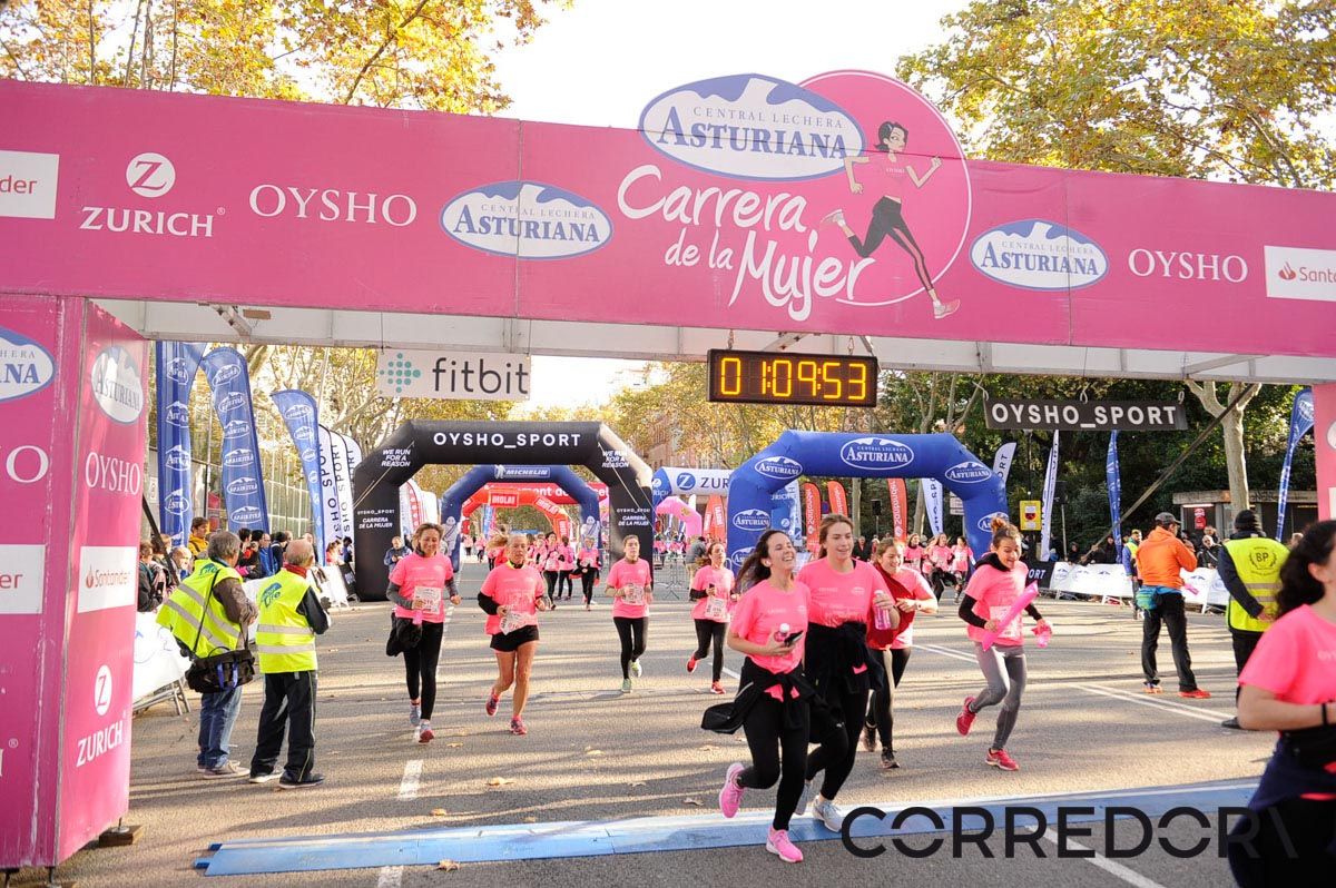 Llegada de la Carrera de la Mujer de Barcelona (ARCO IZQUIERDO 41)