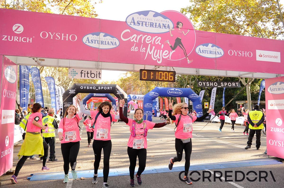 Llegada de la Carrera de la Mujer de Barcelona (ARCO IZQUIERDO 42)