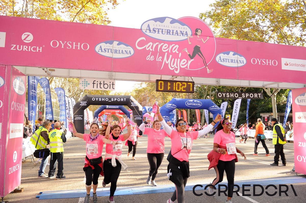 Llegada de la Carrera de la Mujer de Barcelona (ARCO IZQUIERDO 42)