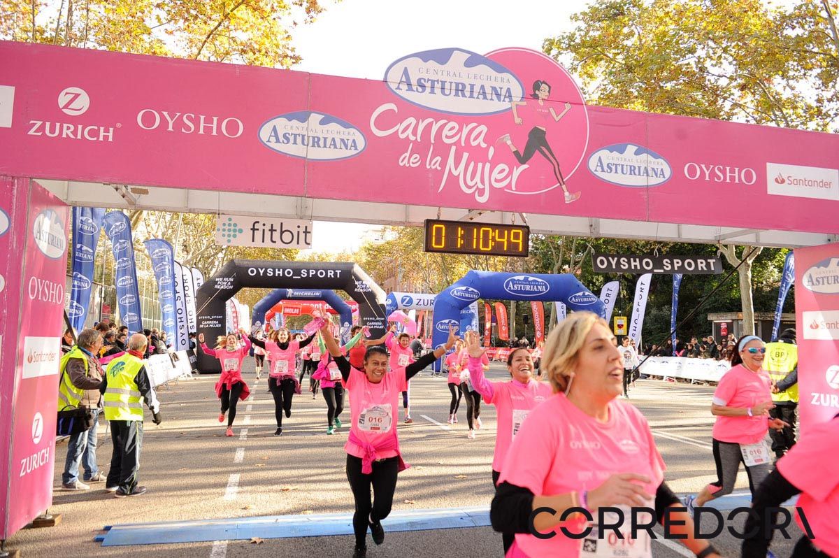 Llegada de la Carrera de la Mujer de Barcelona (ARCO IZQUIERDO 43)