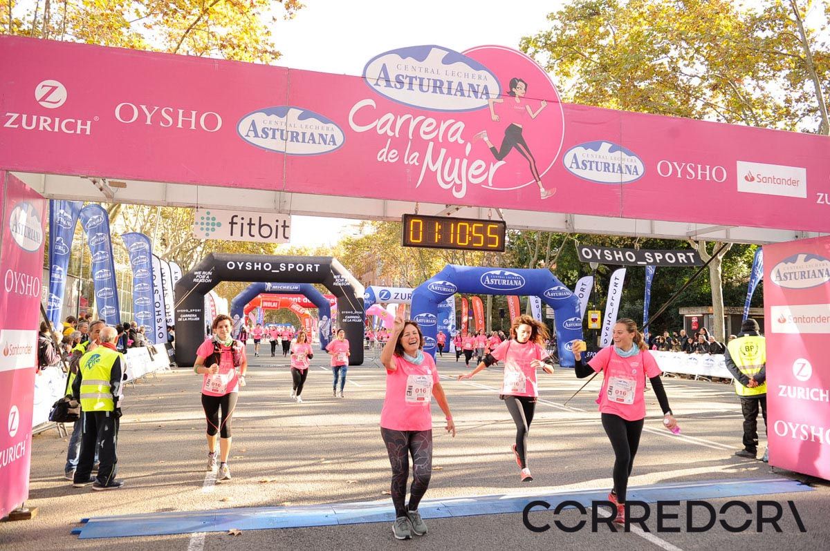 Llegada de la Carrera de la Mujer de Barcelona (ARCO IZQUIERDO 43)