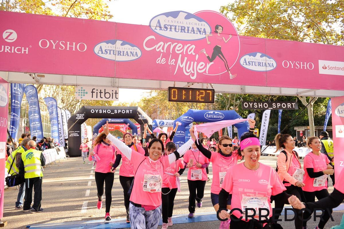 Llegada de la Carrera de la Mujer de Barcelona (ARCO IZQUIERDO 43)