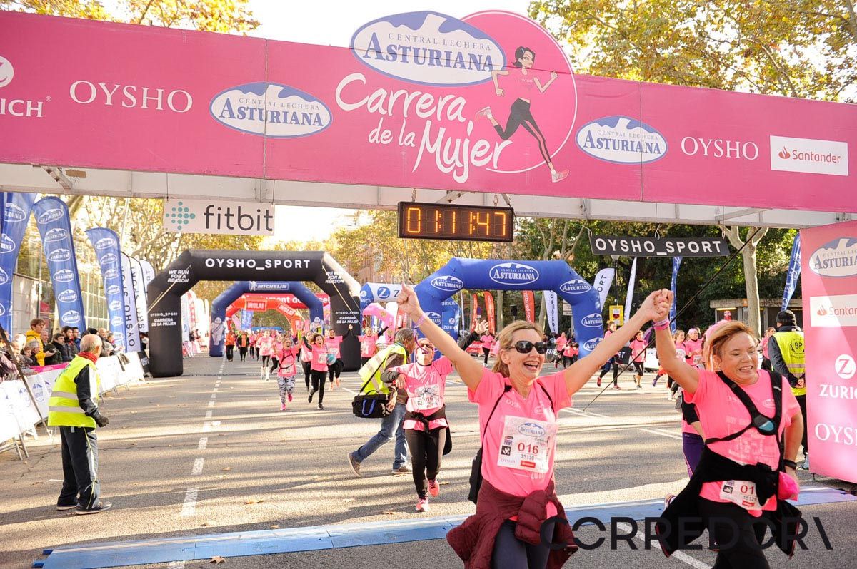 Llegada de la Carrera de la Mujer de Barcelona (ARCO IZQUIERDO 44)