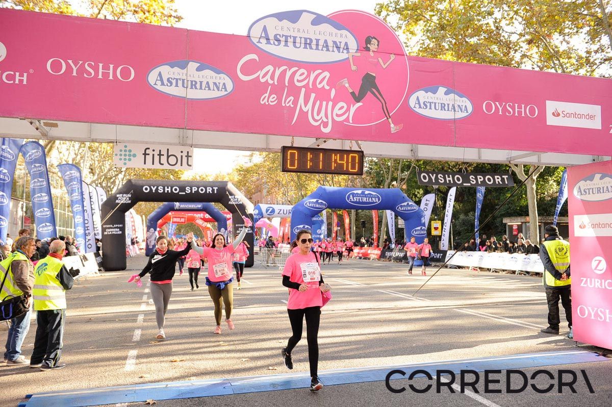Llegada de la Carrera de la Mujer de Barcelona (ARCO IZQUIERDO 44)