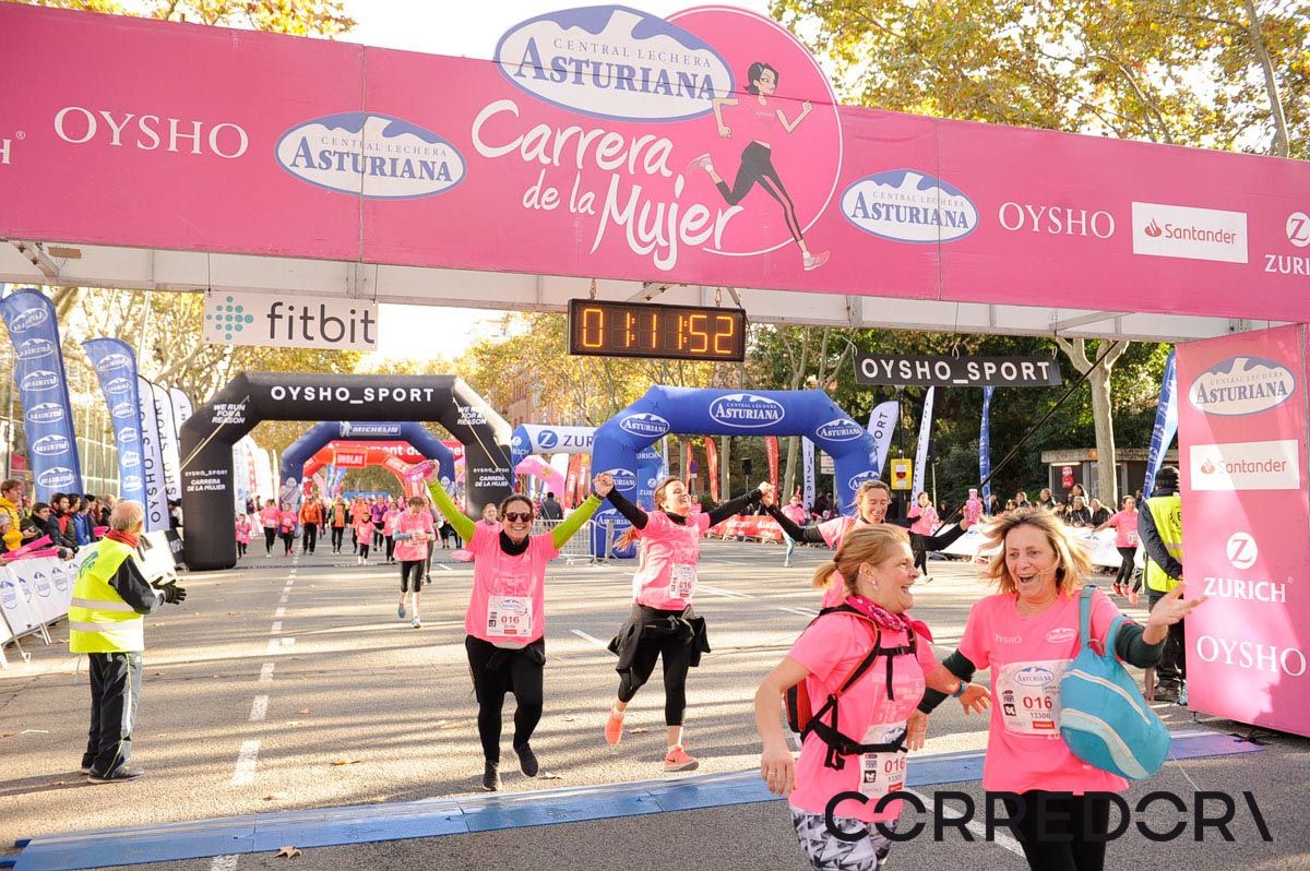 Llegada de la Carrera de la Mujer de Barcelona (ARCO IZQUIERDO 44)