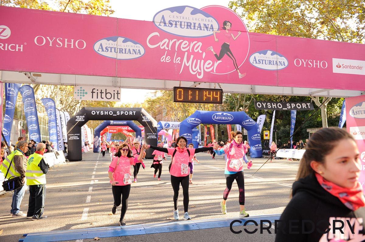 Llegada de la Carrera de la Mujer de Barcelona (ARCO IZQUIERDO 44)