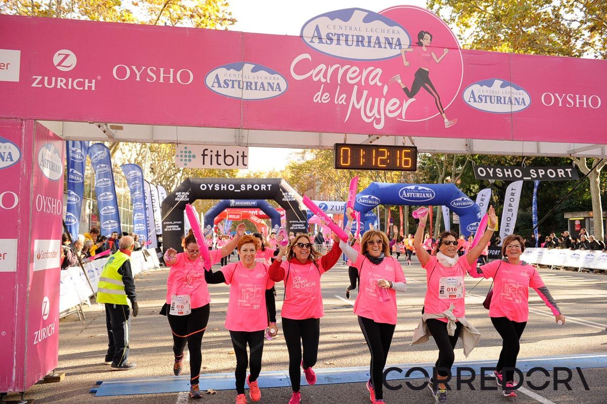 Llegada de la Carrera de la Mujer de Barcelona (ARCO IZQUIERDO 44)