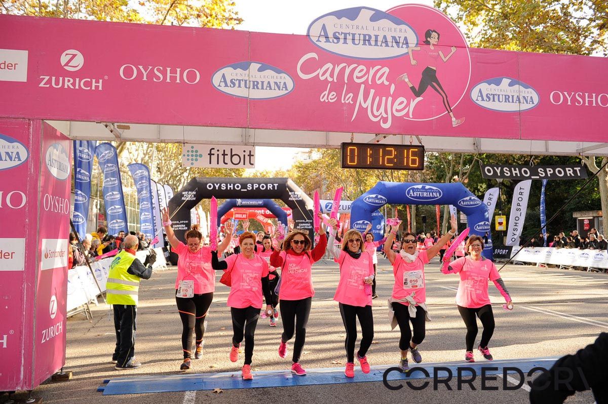Llegada de la Carrera de la Mujer de Barcelona (ARCO IZQUIERDO 44)