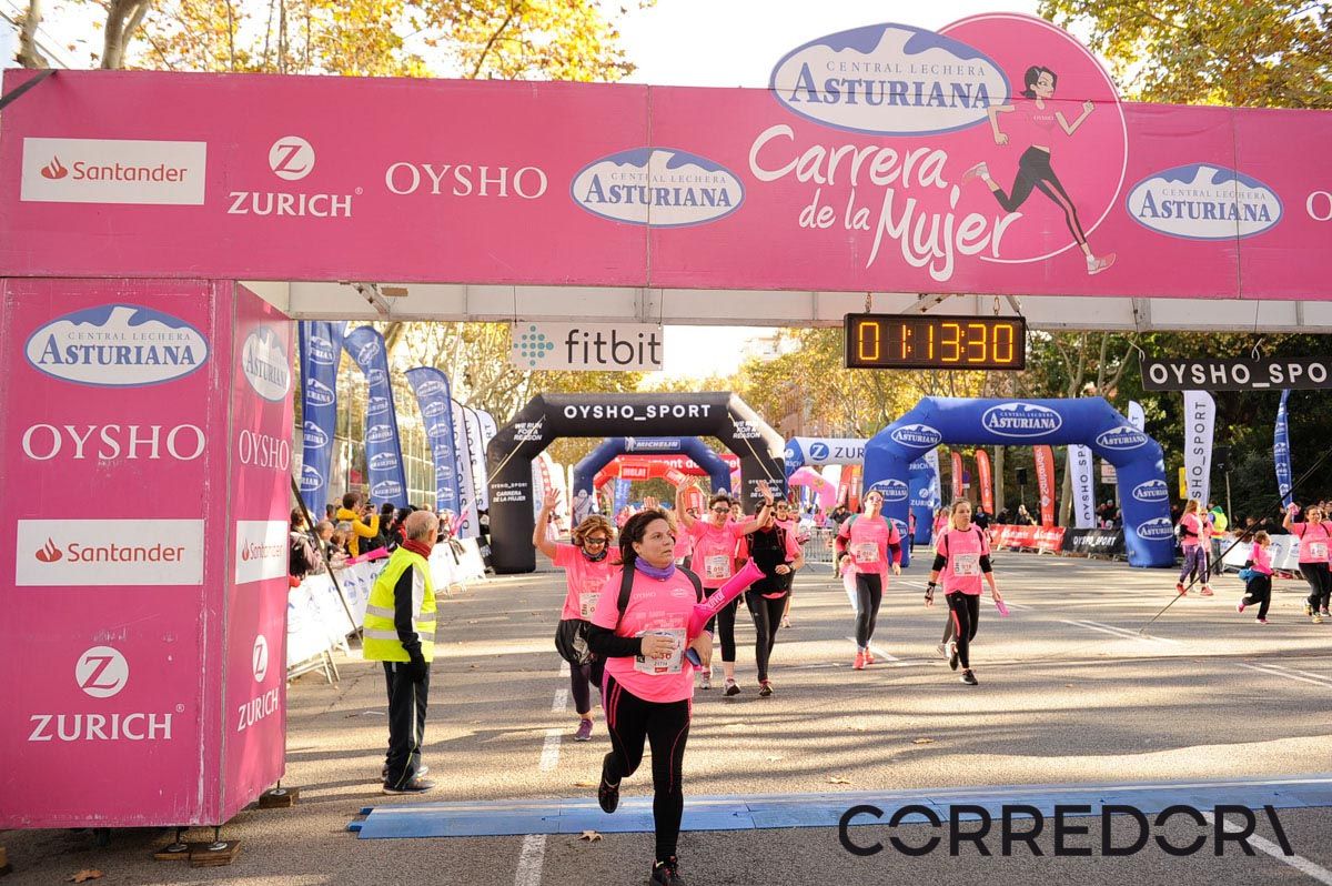 Llegada de la Carrera de la Mujer de Barcelona (ARCO IZQUIERDO 46)