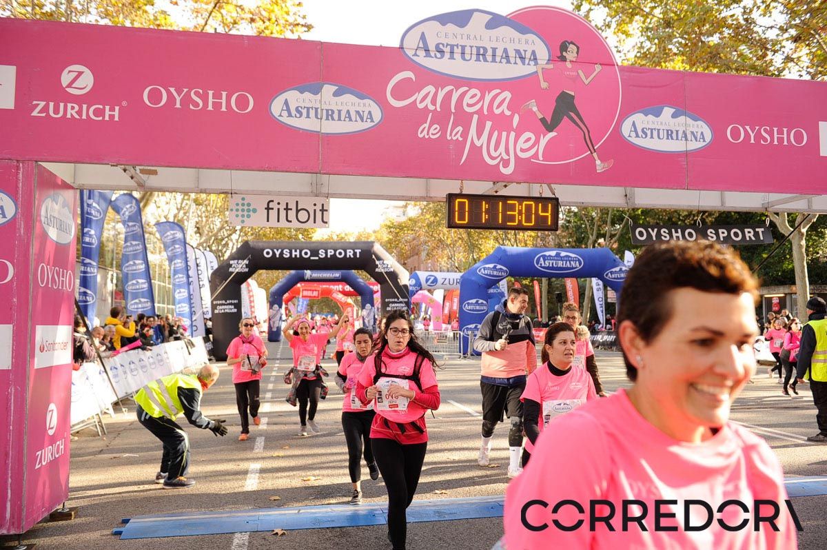 Llegada de la Carrera de la Mujer de Barcelona (ARCO IZQUIERDO 46)