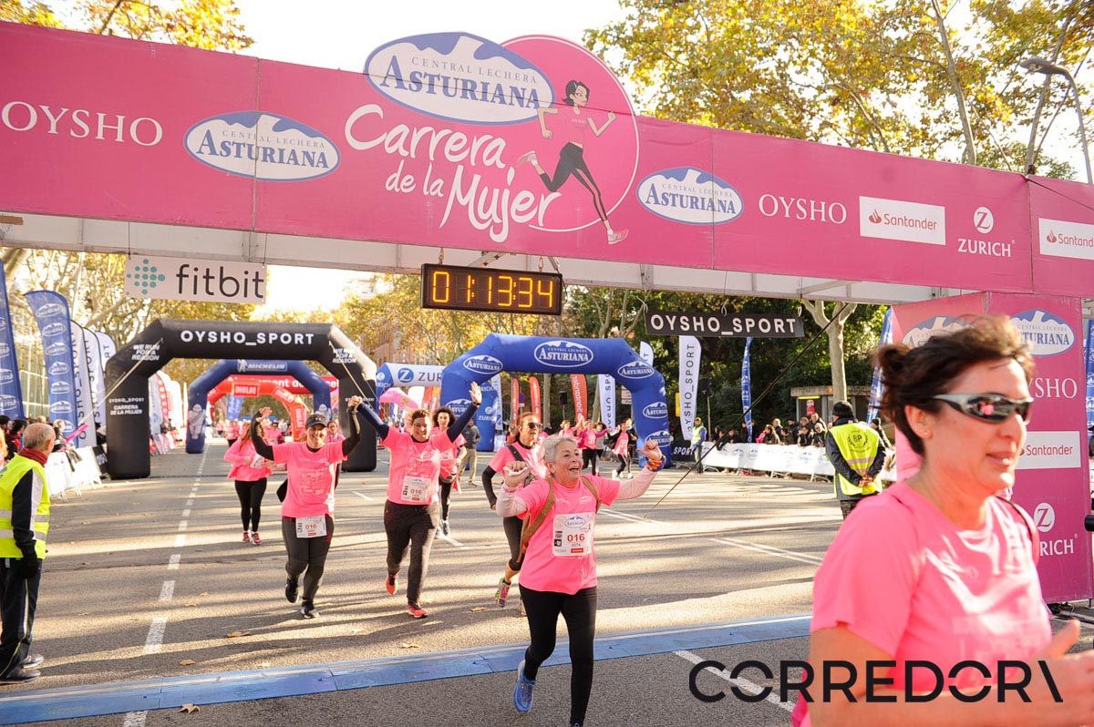 Llegada de la Carrera de la Mujer de Barcelona (ARCO IZQUIERDO 46)