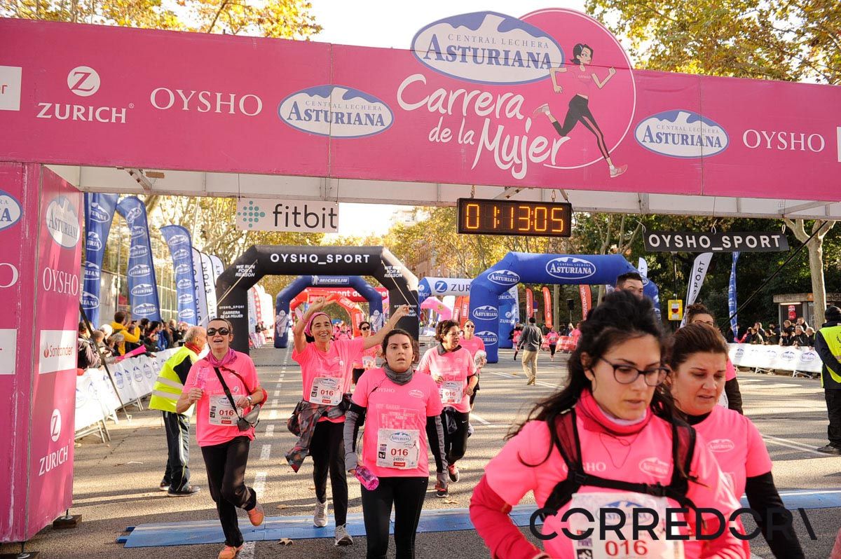 Llegada de la Carrera de la Mujer de Barcelona (ARCO IZQUIERDO 46)