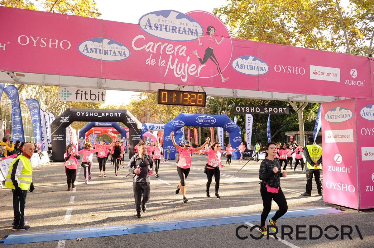Llegada de la Carrera de la Mujer de Barcelona (ARCO IZQUIERDO 46)