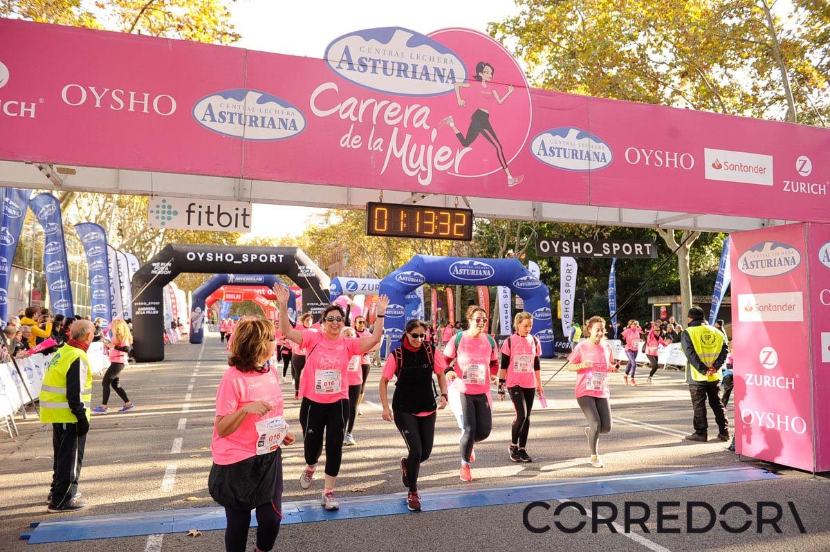 Llegada de la Carrera de la Mujer de Barcelona (ARCO IZQUIERDO 46)