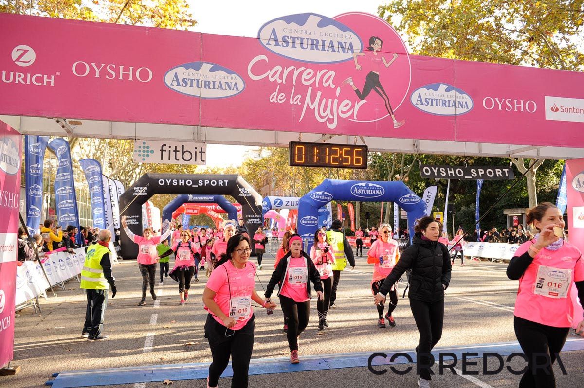 Llegada de la Carrera de la Mujer de Barcelona (ARCO IZQUIERDO 45)