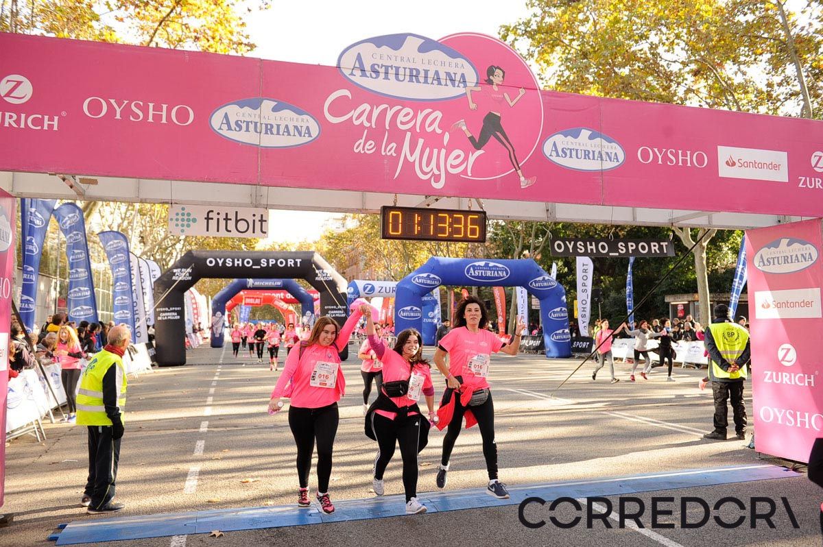 Llegada de la Carrera de la Mujer de Barcelona (ARCO IZQUIERDO 46)