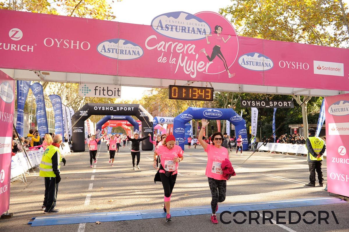 Llegada de la Carrera de la Mujer de Barcelona (ARCO IZQUIERDO 46)