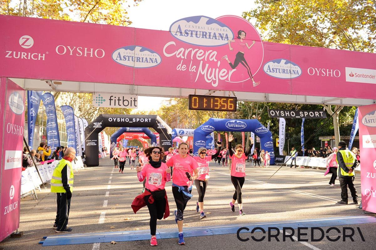 Llegada de la Carrera de la Mujer de Barcelona (ARCO IZQUIERDO 46)
