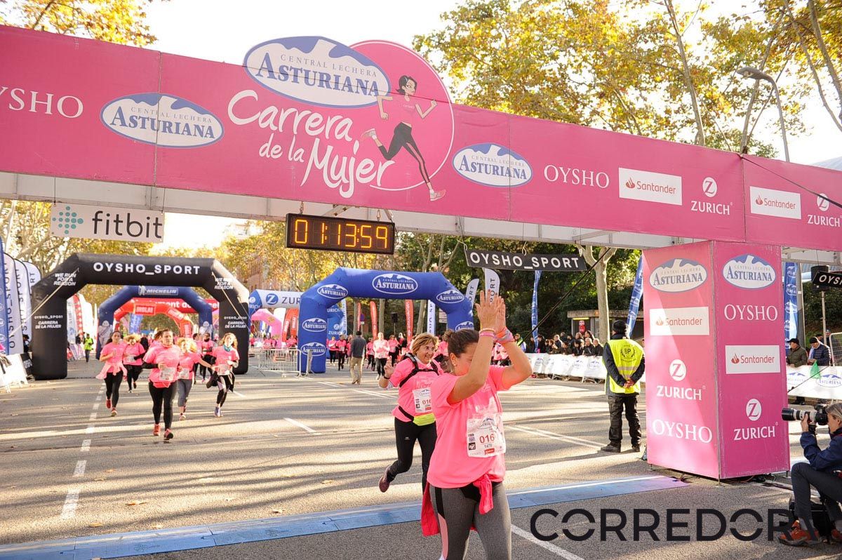 Llegada de la Carrera de la Mujer de Barcelona (ARCO IZQUIERDO 46)