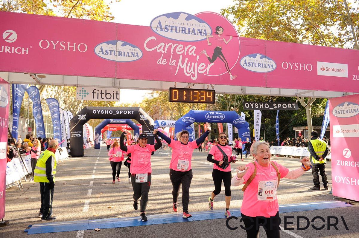 Llegada de la Carrera de la Mujer de Barcelona (ARCO IZQUIERDO 46)