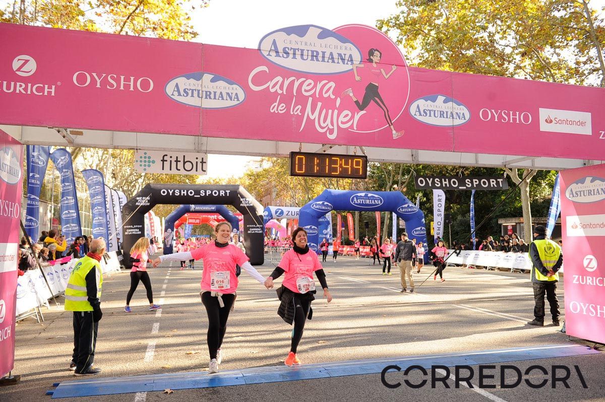 Llegada de la Carrera de la Mujer de Barcelona (ARCO IZQUIERDO 46)