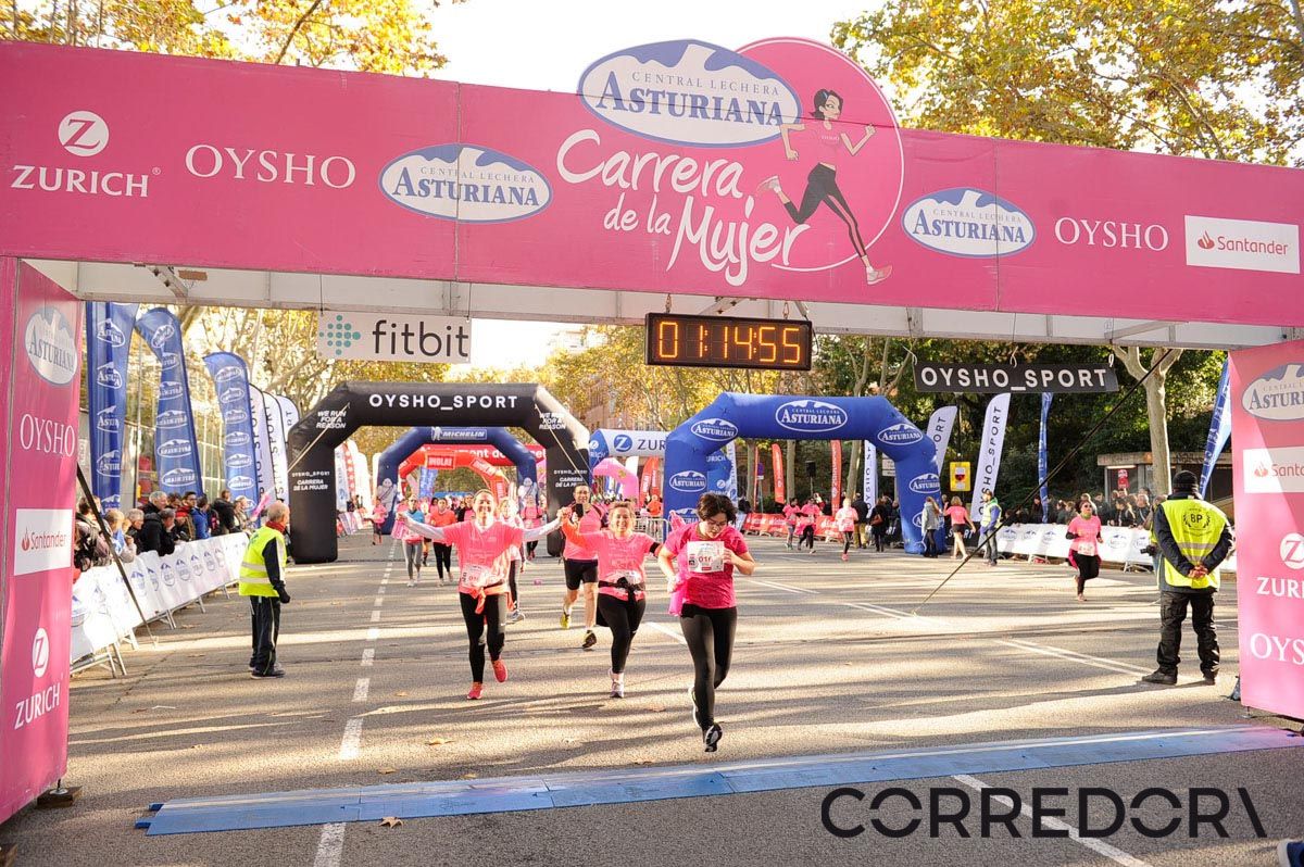 Llegada de la Carrera de la Mujer de Barcelona (ARCO IZQUIERDO 48)
