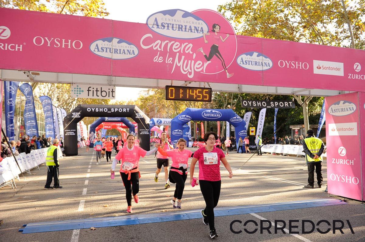 Llegada de la Carrera de la Mujer de Barcelona (ARCO IZQUIERDO 48)