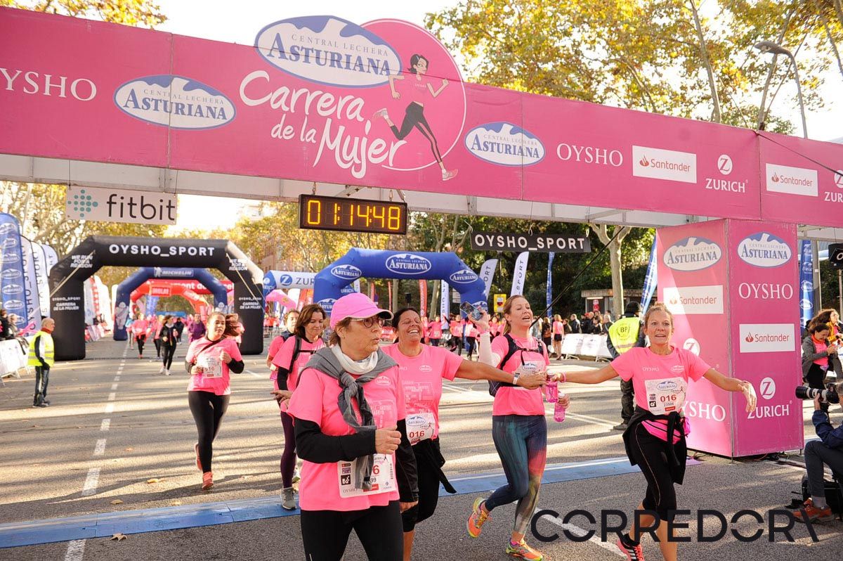 Llegada de la Carrera de la Mujer de Barcelona (ARCO IZQUIERDO 48)