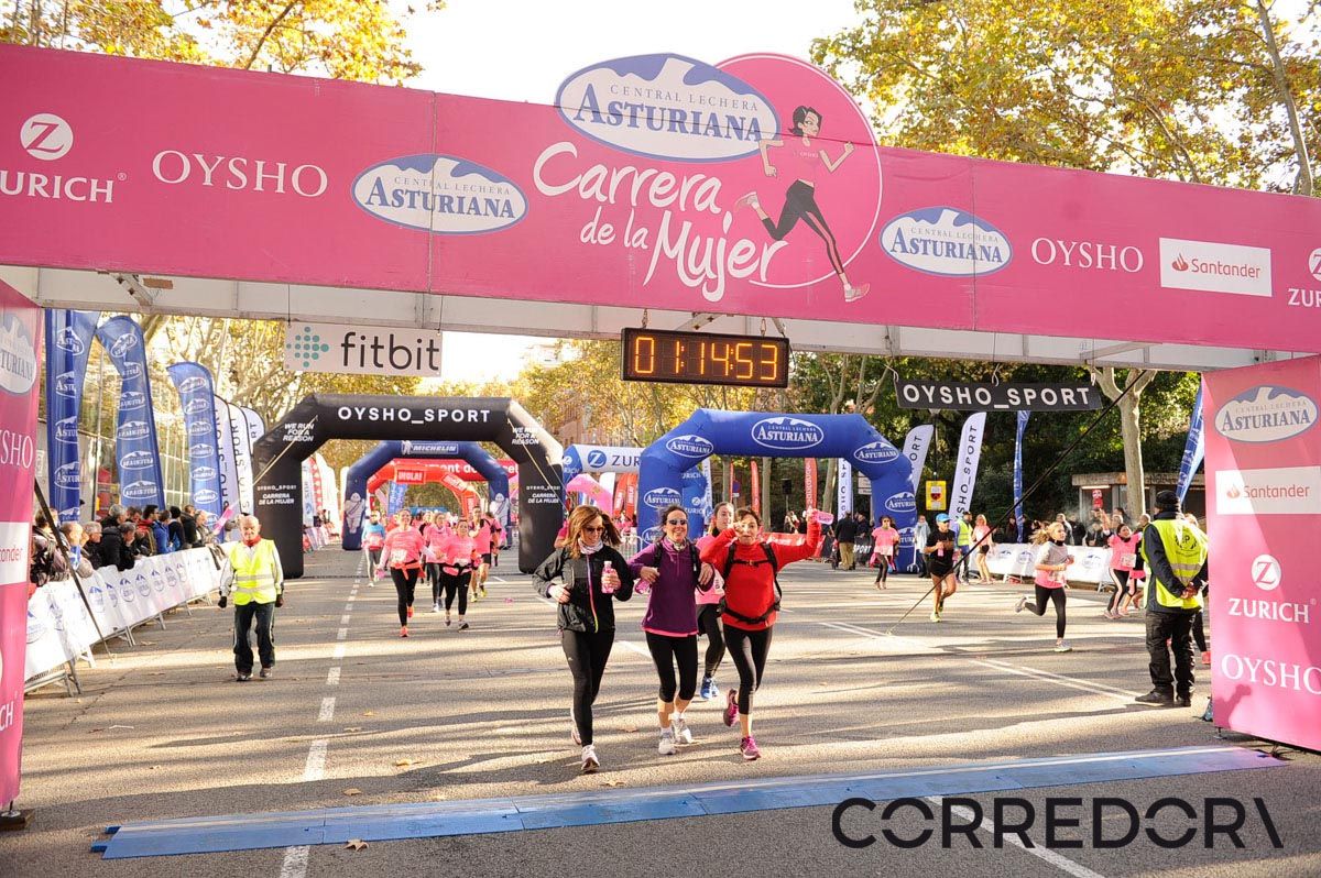 Llegada de la Carrera de la Mujer de Barcelona (ARCO IZQUIERDO 48)