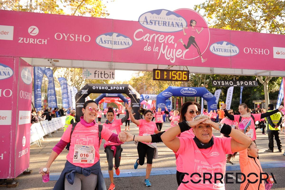 Llegada de la Carrera de la Mujer de Barcelona (ARCO IZQUIERDO 48)