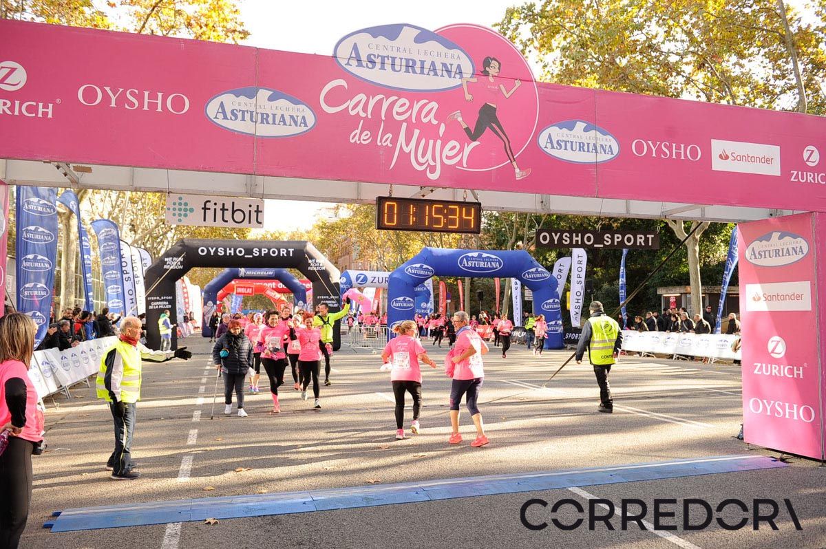 Llegada de la Carrera de la Mujer de Barcelona (ARCO IZQUIERDO 48)