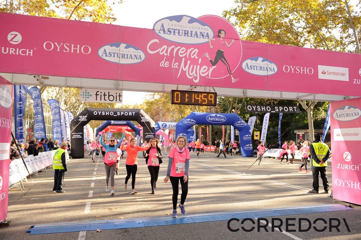 Llegada de la Carrera de la Mujer de Barcelona (ARCO IZQUIERDO 48)