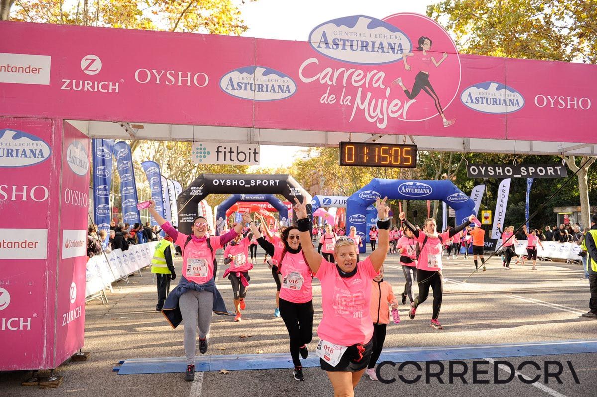 Llegada de la Carrera de la Mujer de Barcelona (ARCO IZQUIERDO 48)