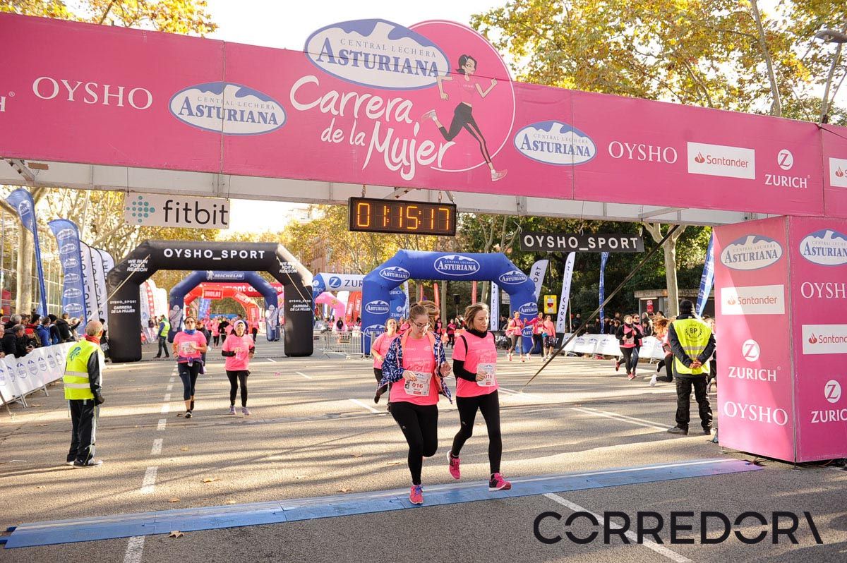 Llegada de la Carrera de la Mujer de Barcelona (ARCO IZQUIERDO 48)
