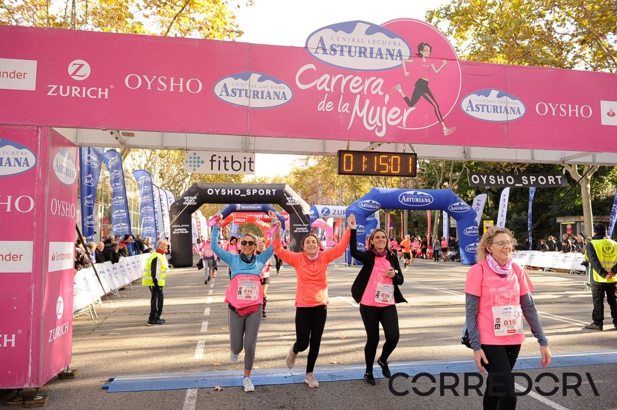 Llegada de la Carrera de la Mujer de Barcelona (ARCO IZQUIERDO 48)
